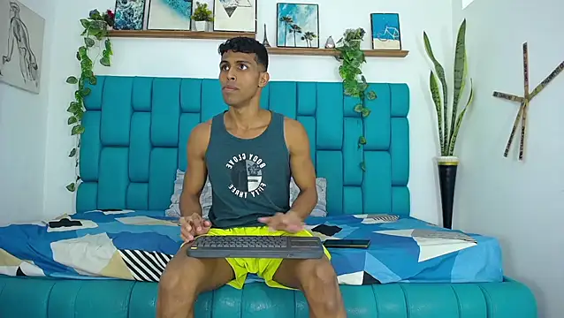 Hot Boys Latinos X online show from November 25, 10:32 pm