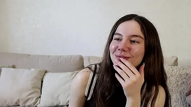 Petalwren online show from March 15, 11:34 am