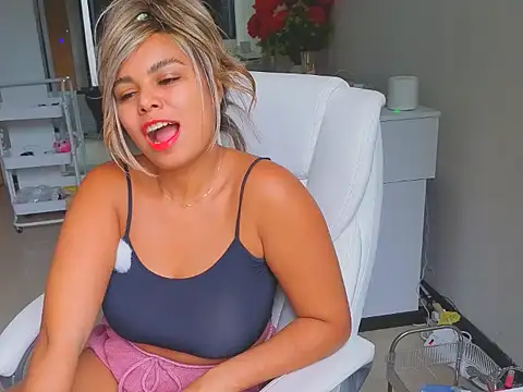 diosadeluniverso online show from April 13, 5:58 pm