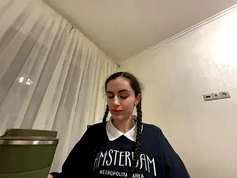  my Khaleesi  online show from November 4, 4:34 pm