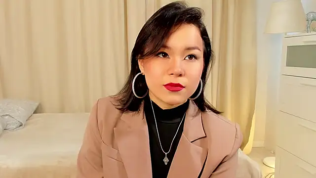 CythiaMckim online show from October 28, 6:19 am