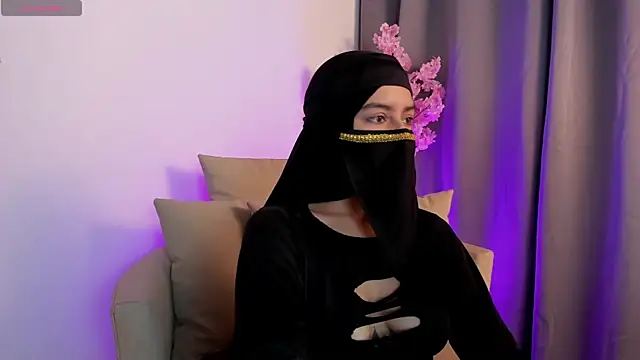 shaima   online show from April 1, 10:51 pm