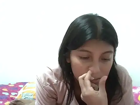 YeseniaRodriguez3 online show from February 7, 2:26 am