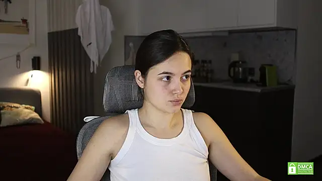 amelie shine online show from November 2, 12:30 pm