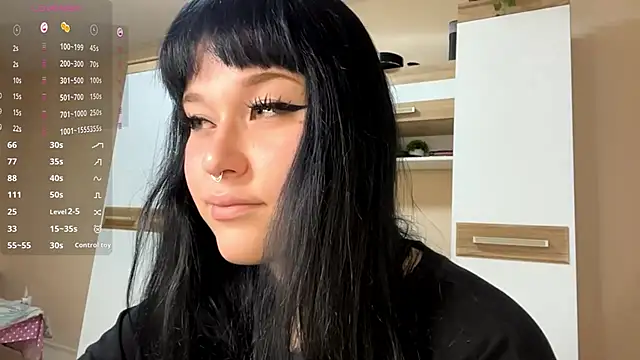 LaurenOveson online show from November 15, 10:27 am