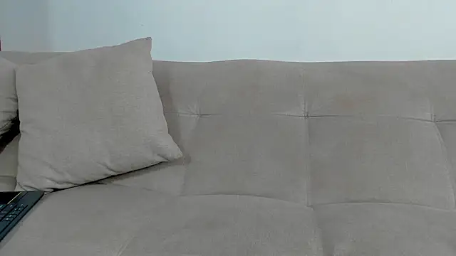 hanathompson   0 online show from December 18, 3:50 pm