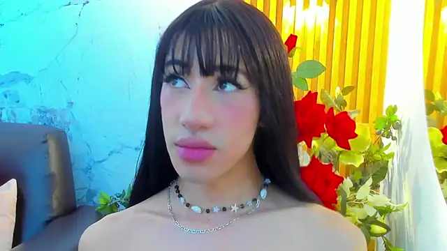 Nayla Monroee online show from November 21, 8:00 pm