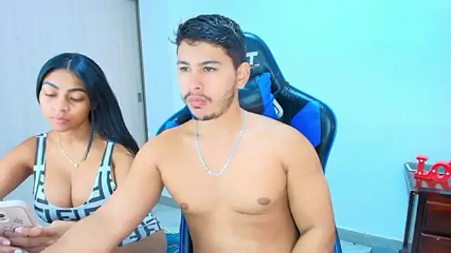 sophia and alex online show from November 8, 3:50 pm