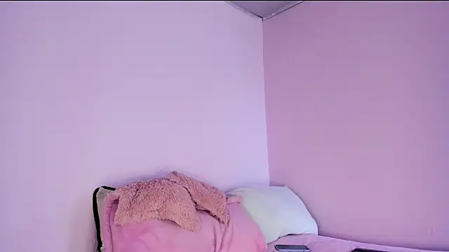 sylvanaLayton online show from December 3, 2:52 pm