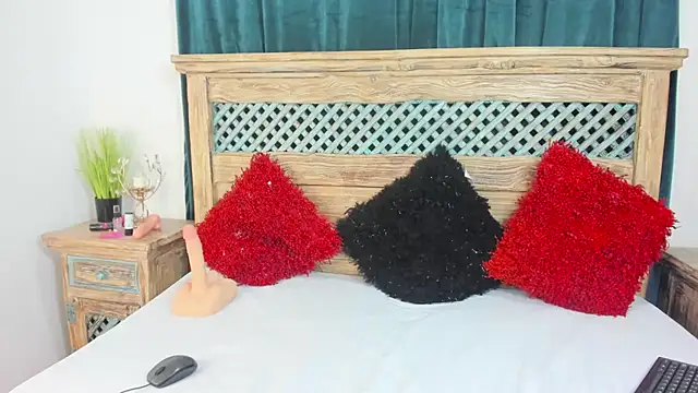 Cassandra Armani online show from February 24, 3:38 am