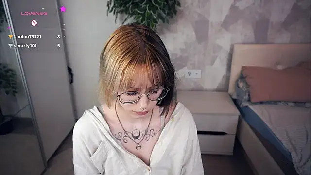 KellePourier online show from February 12, 6:31 pm