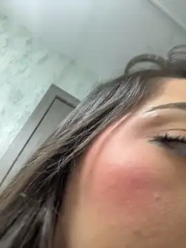 Hannahpradaa  online show from November 8, 12:21 pm