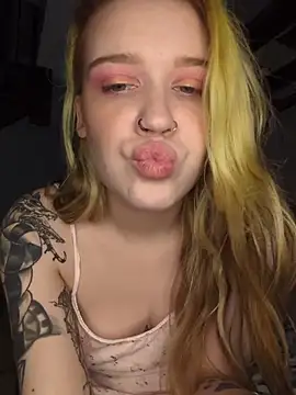 mattiethebaddieee online show from February 12, 2:35 am