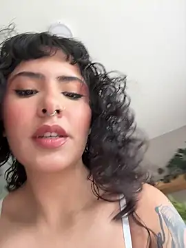 SugarTroubl33 online show from May 29, 2:48 pm