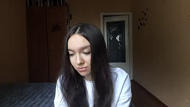 Kimixoo online show from November 12, 9:40 am