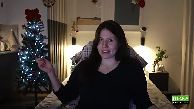 girl u never met online show from December 15, 6:02 pm