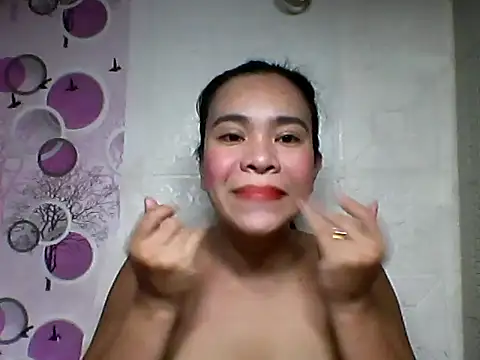 Snapshot of Honeyjean_30 chatting on November 11, 3:53 pm Honeyjean 30 online show from November 11, 3:53 pm