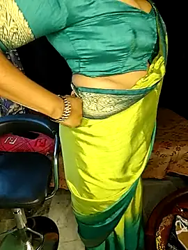 shreyareddy99 online show from March 31, 3:50 am