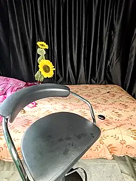 shreyareddy99 online show from March 14, 10:27 am