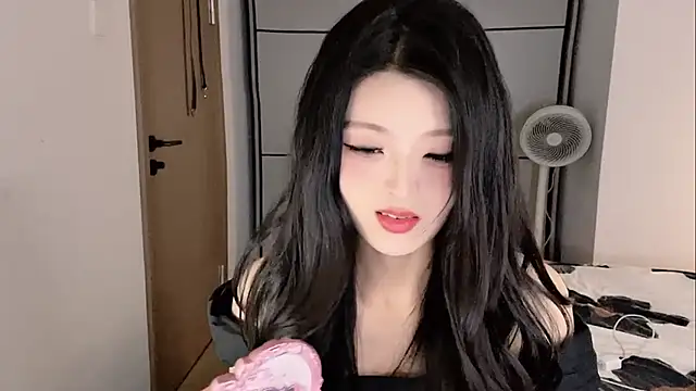 ronronner233 online show from November 30, 3:05 pm