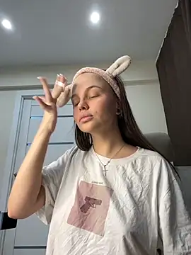 KissMeSashaPlz online show from October 31, 1:18 am