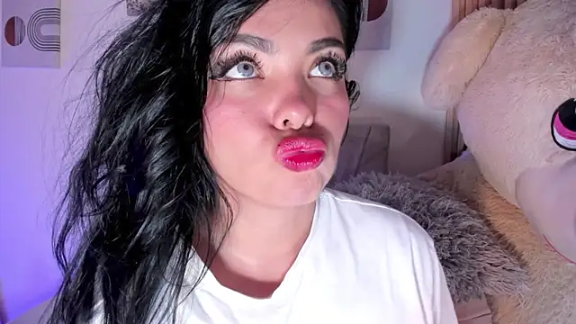 emiily little  online show from December 5, 12:43 am