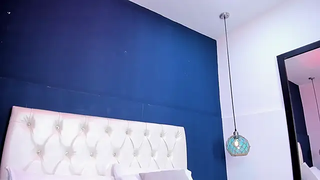 Kim Luna1 online show from November 22, 4:04 am