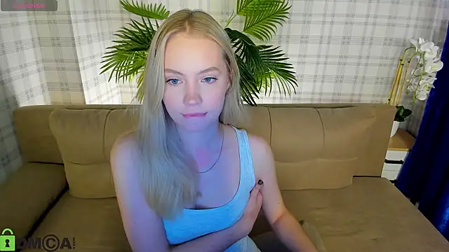 Melanie Ryer online show from November 7, 2:06 am