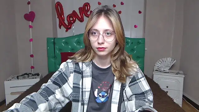 TracyLll online show from February 25, 6:12 am