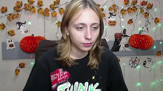 TracyLll online show from November 10, 11:49 am