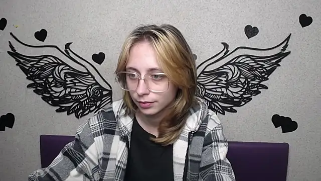 TracyLll online show from November 20, 1:12 pm