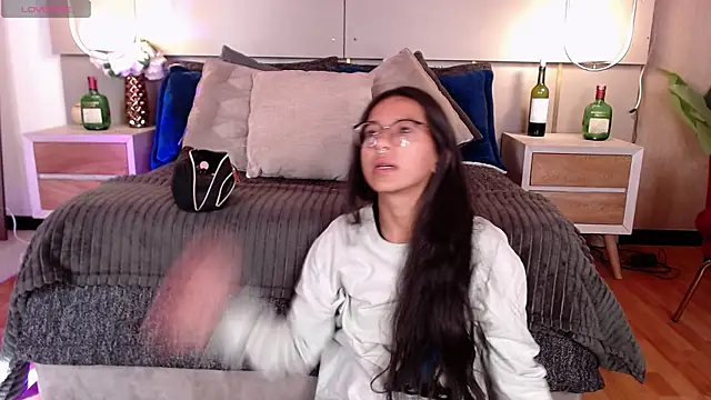 Skay bluee online show from November 11, 1:19 pm