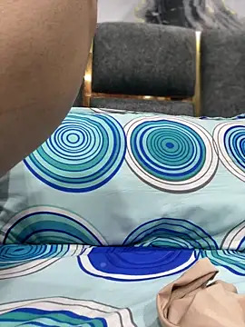 Heena Sharma982 online show from April 17, 7:05 pm