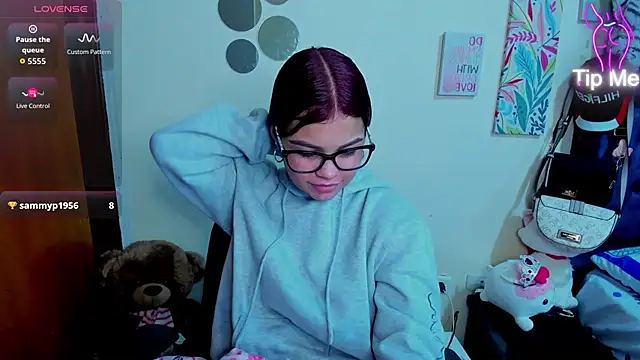 Emma boo online show from December 14, 8:03 pm