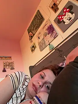 Carolineisback online show from March 6, 4:35 pm