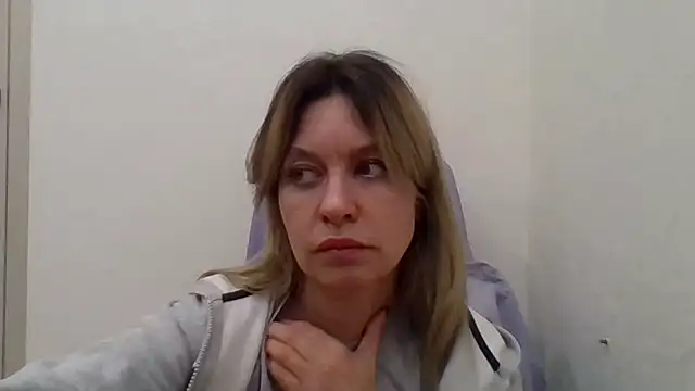 Little Milf 5 online show from November 14, 7:25 pm