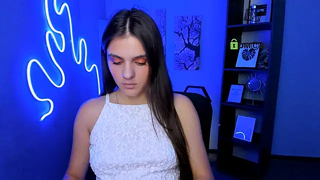 lisa dark  online show from June 5, 2:12 pm