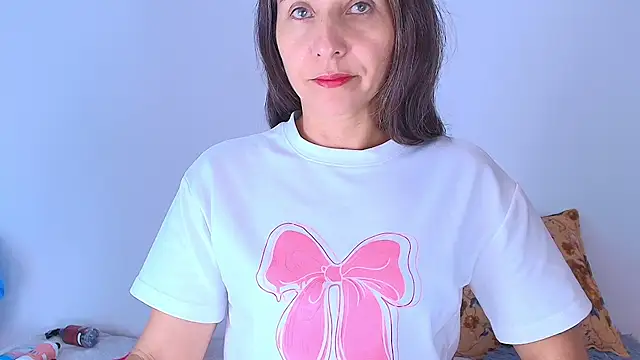 alana pink95 online show from March 31, 3:23 pm