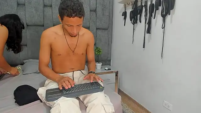 DamianandEva online show from March 28, 12:48 pm