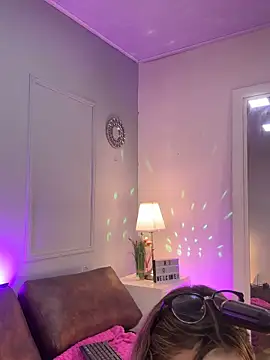 kittyblooms online show from April 15, 1:33 pm