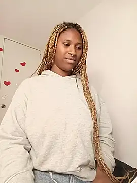 EvonyFoxxx online show from March 4, 4:19 am