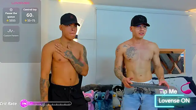 Hot Guysxxx19 online show from October 31, 2:35 am