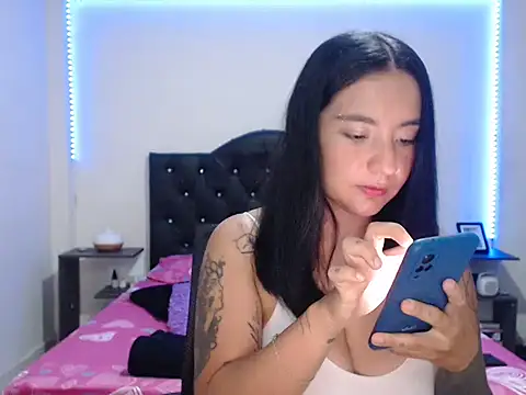 Girlbigtits online show from November 11, 3:09 pm