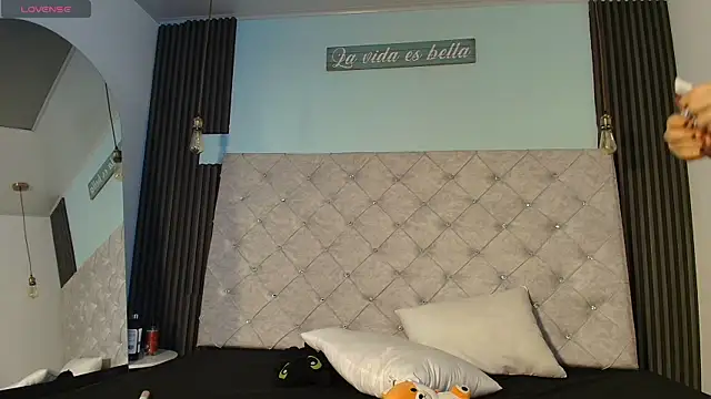 Liia Leens online show from November 24, 4:03 am