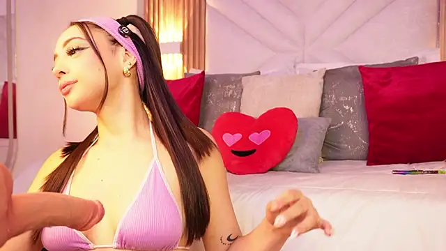 Kat Saky online show from March 13, 11:50 pm