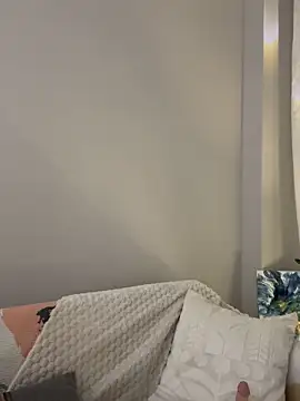 HotLdyllic online show from January 18, 6:37 pm