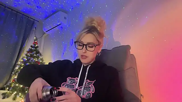 Liya Liss online show from January 18, 9:33 pm