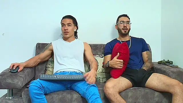 thebadboys05 online show from June 3, 3:29 am