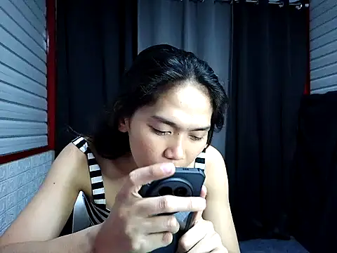 xwildflowerx online show from November 30, 8:40 am