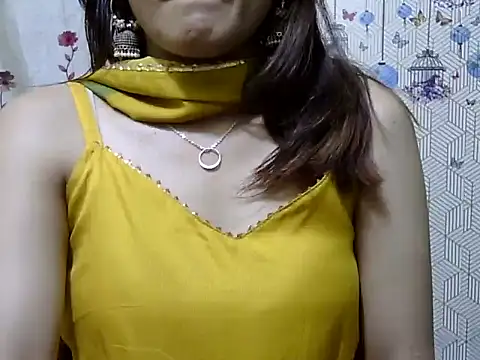 maira 33 online show from February 6, 5:49 pm